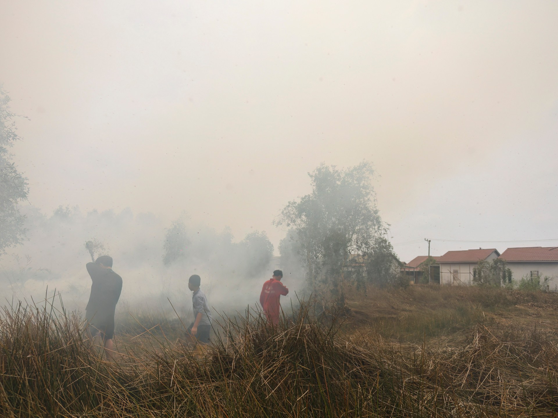 Indonesian wildfire smoke kills thousands as drought fuels regional crisis