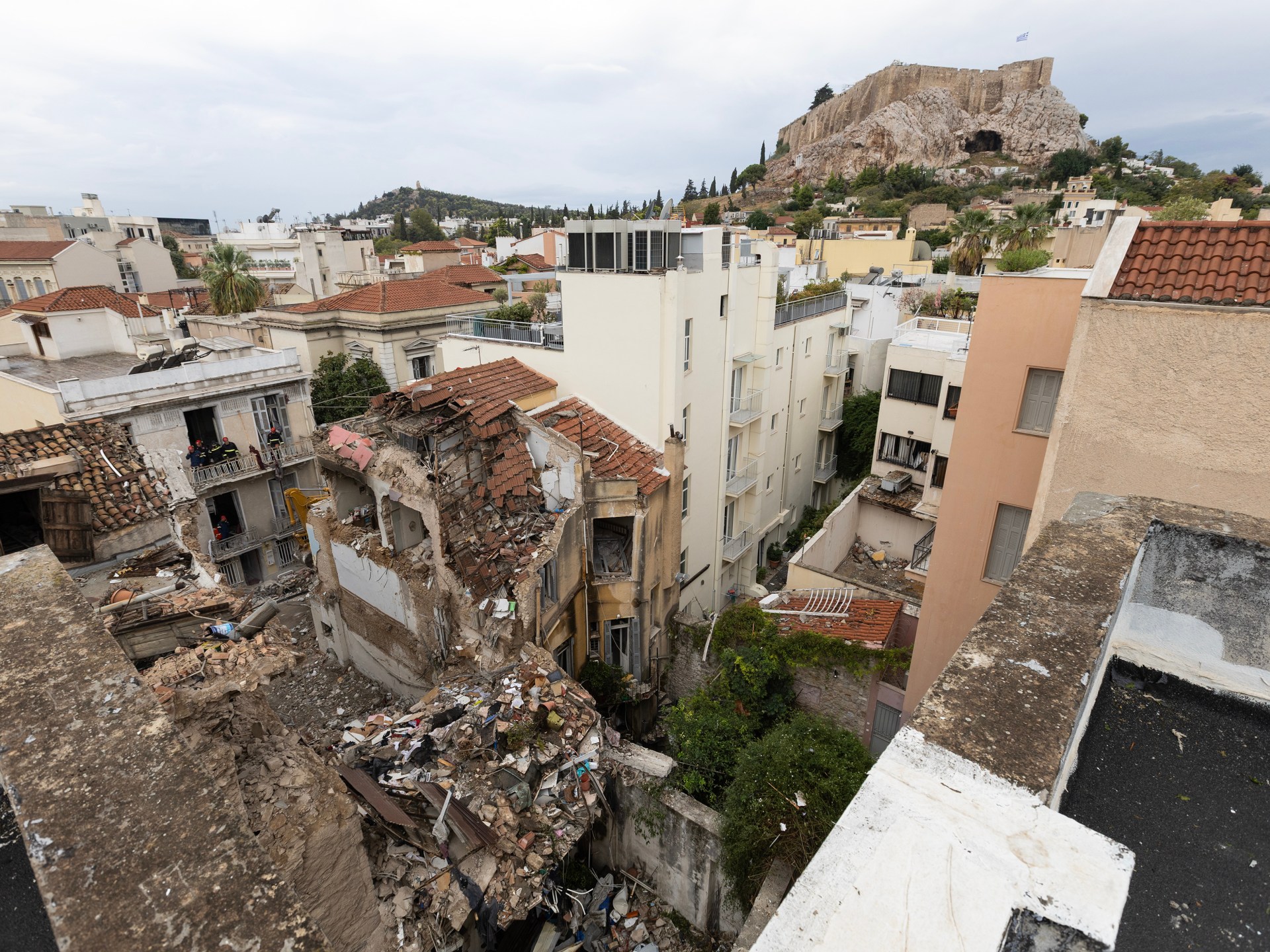 Gas leak explosion in Athens kills four Americans, two others