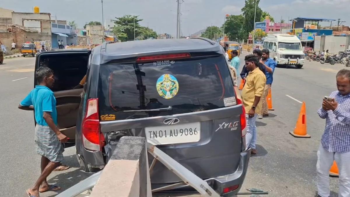 Five people injured in incident near Ambur in Tamil Nadu