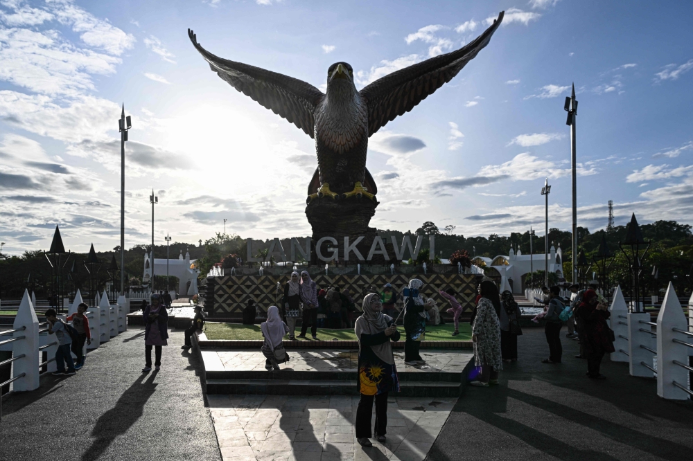 Langkawi tetapkan had harga kenderaan RM300,000 dan belanja RM10,000