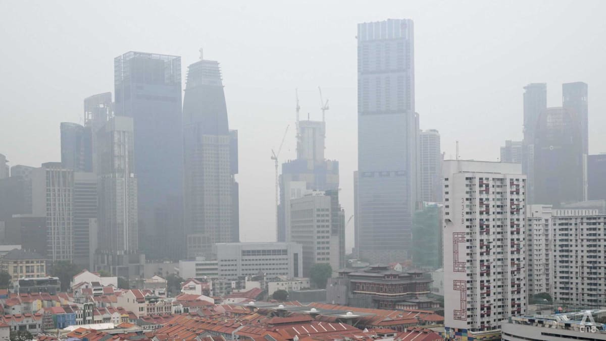 Singapore's air quality deteriorates with western regions reaching hazardous levels