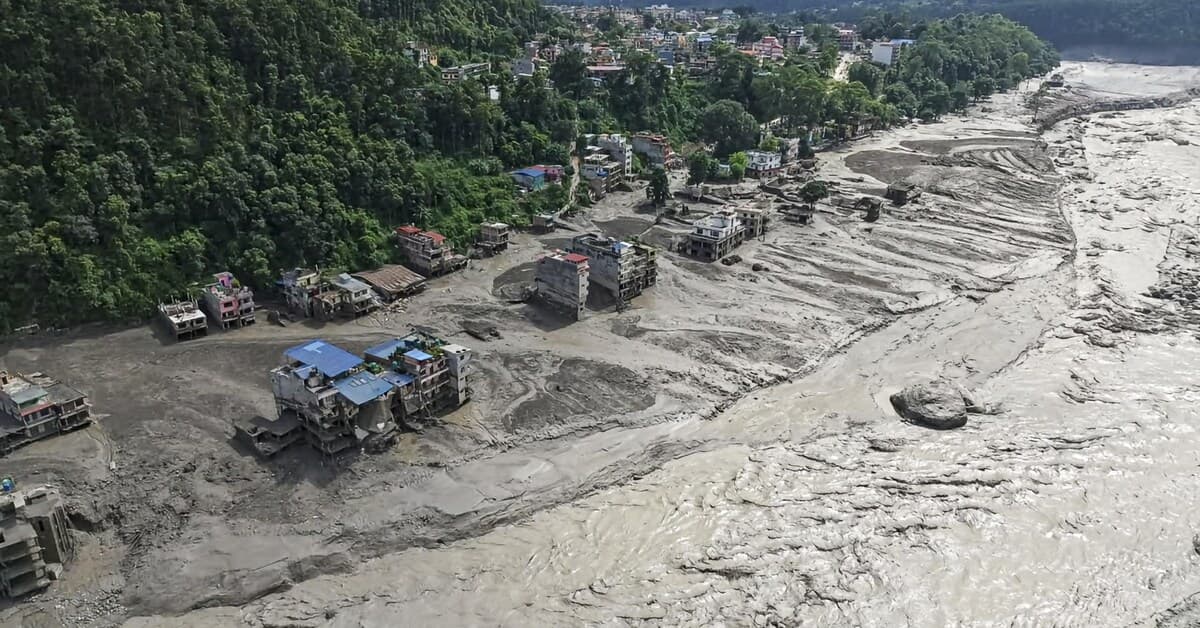 Nepal flood death toll hits 1,127 as rescue teams search for thousands