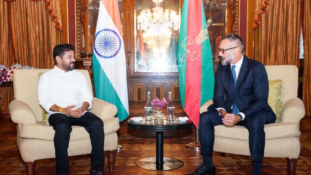 Telangana CM extends invite to Prince Rahim Aga Khan V for global summit