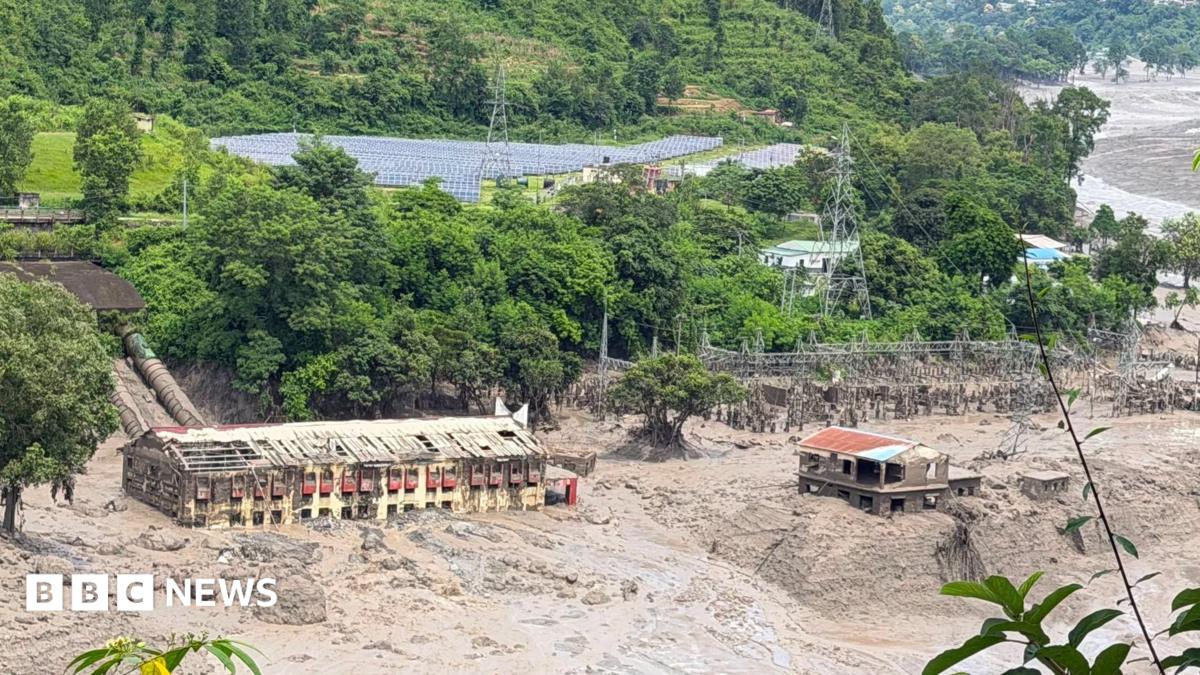 Flash floods kill at least 17 in Nepal-Tibet border region