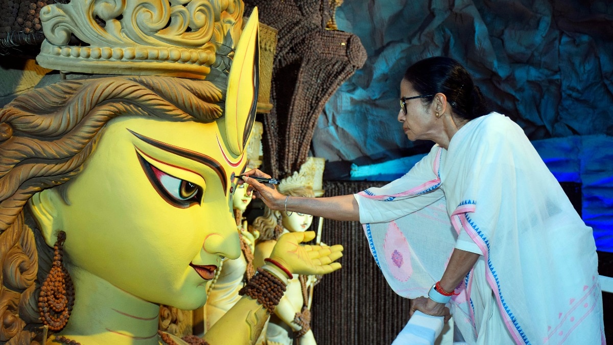 West Bengal CM's Durga Puja Visit Marred by Logistics Issues