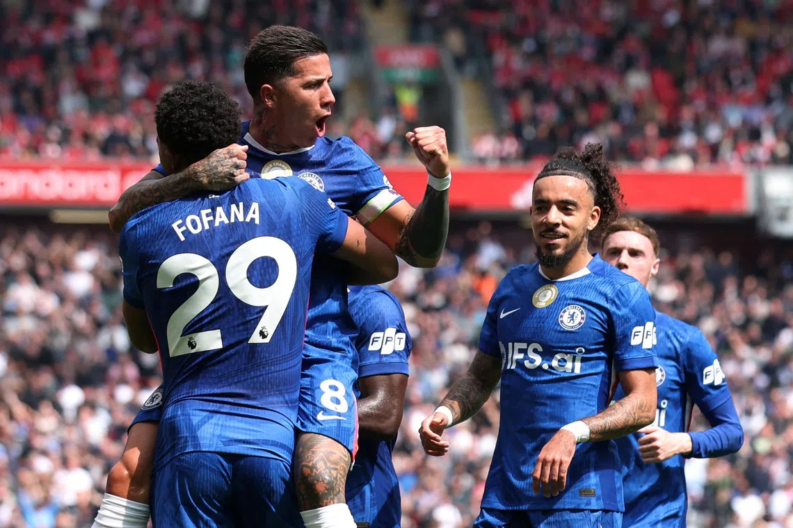 Alonso remains coy on Fernandez's Chelsea future as transfer speculation swirls