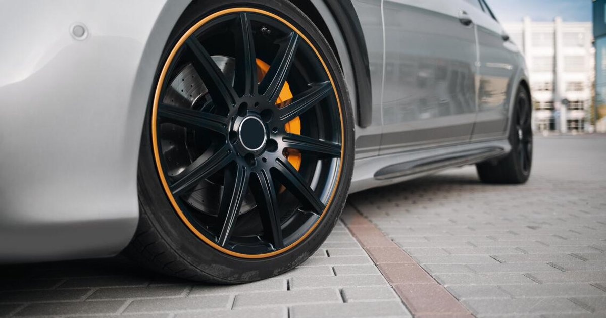 Electric vehicles don't require specialised brake pads, industry experts say