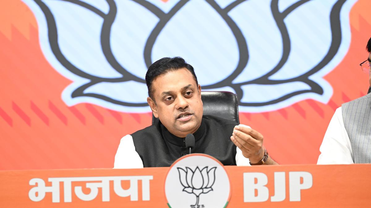 कर्नाटक पेपर लीक मामले में भाजपा ने कांग्रेस पर लगाए दोहरे मानदंड के आरोप