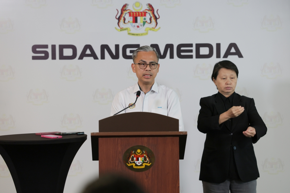 Ibu Bapa Mesti Ambil Peranan Polis Digital untuk Anak-anak: Fahmi