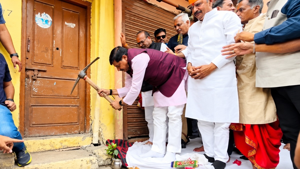 Madhya Pradesh CM Demolishes Ancestral Home for Simhastha Preparations