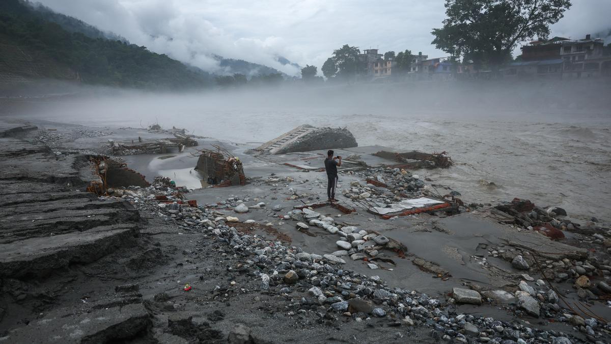 नेपाल में बाढ़ से मरने वालों की संख्या 1,259 पहुंची, लापता लोगों के रिश्तेदारों के लिए डीएनए सेवा
