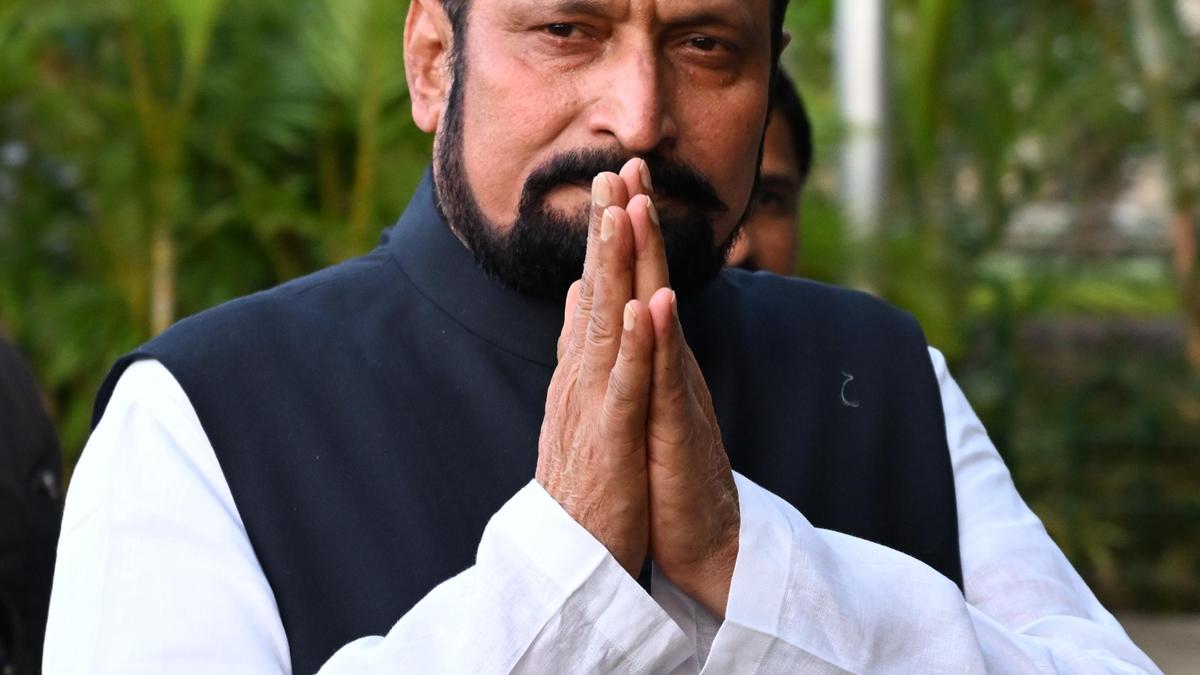 BJP frittering away time on trivial matters, says Savadi