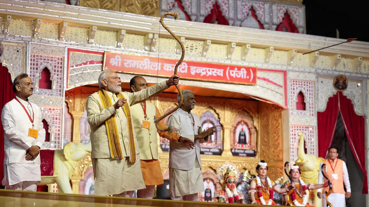 राष्ट्रीय हित के लिए एकता का आह्वान, प्रधानमंत्री ने देश के तीन दुश्मनों की ओर इशारा किया
