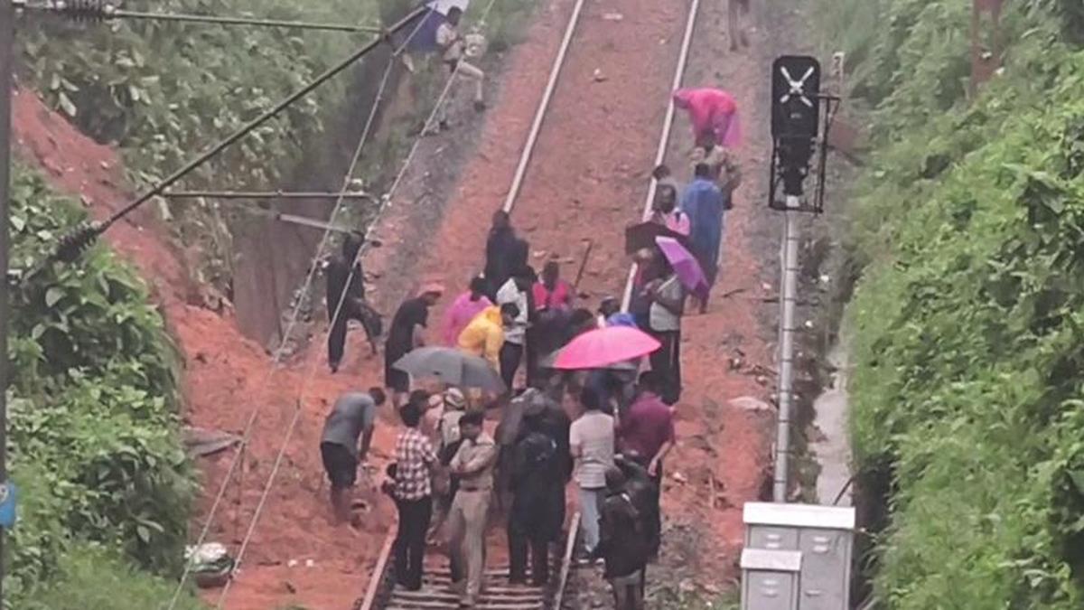 Vigorous Northeast Monsoon Brings Floods, Rail Disruption to Kerala