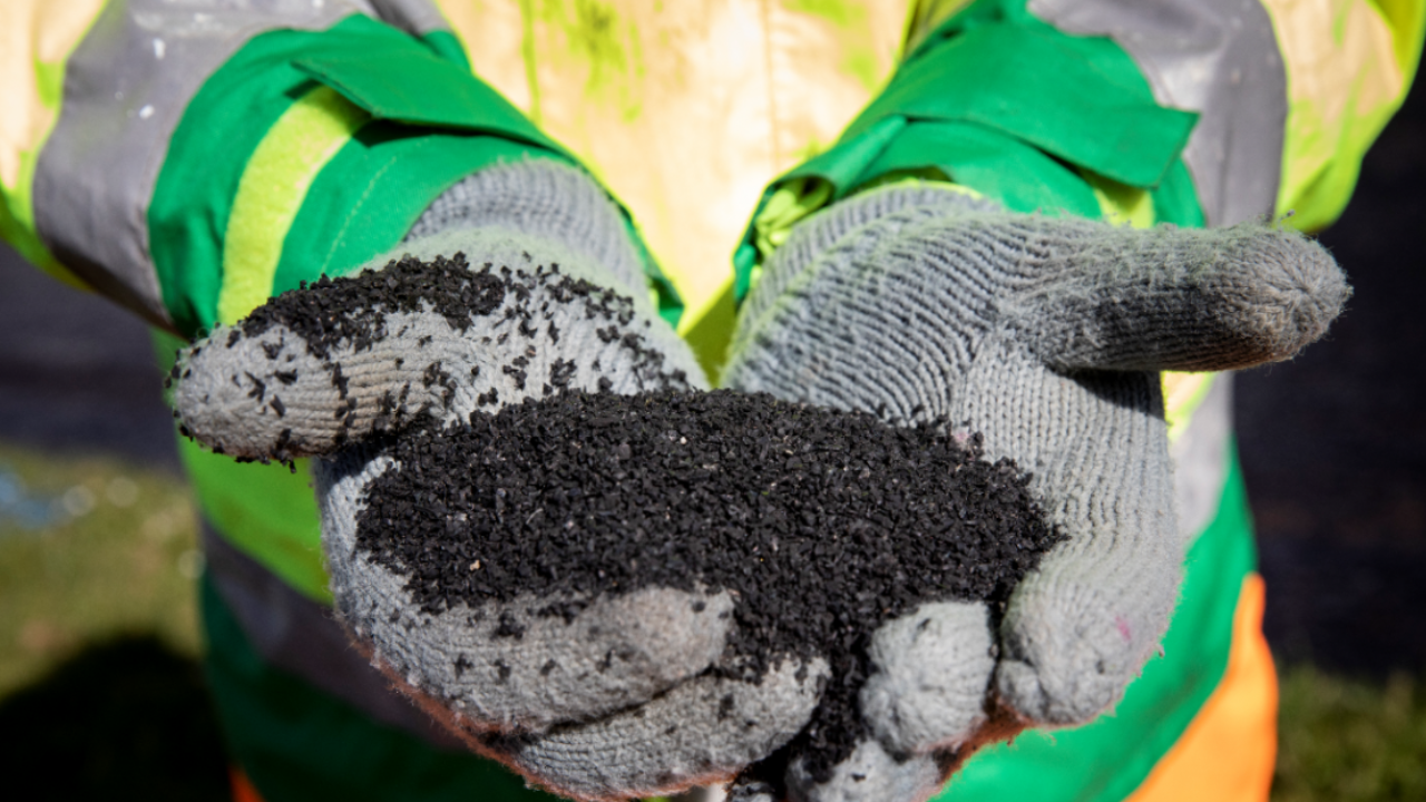 Britain trials recycled tyre rubber in motorway asphalt construction
