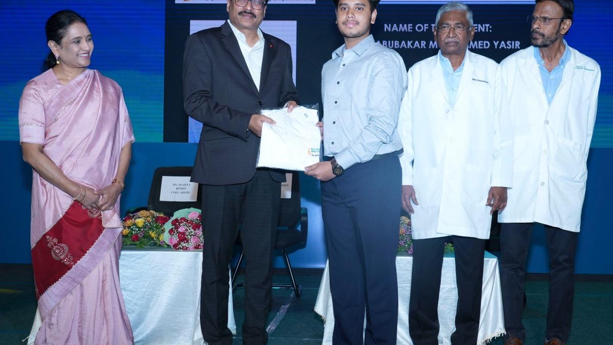 Medical students don White Coat at AIMSR ceremony