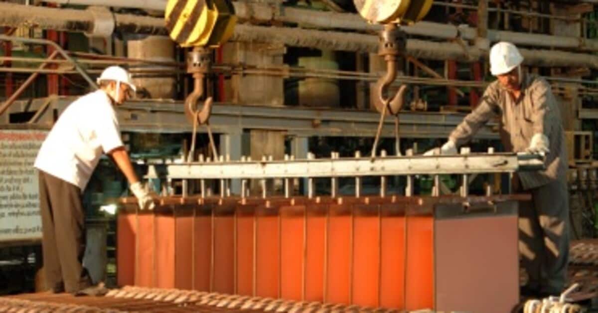 कमजोर डॉलर के बीच तांबे की कीमतों में उछाल से हिंदुस्तान कॉपर 4% बढ़ा