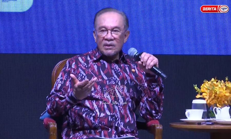 Anwar Nafikan Campur Tangan Putrajaya dalam Krisis Negeri Sembilan