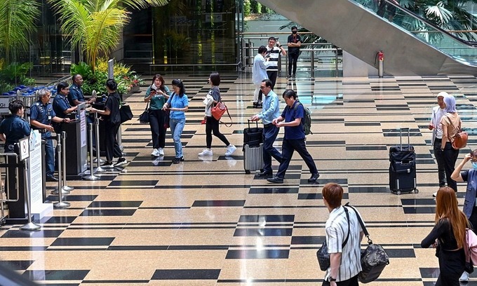 Spanish visitor praises Singapore's immigration efficiency, cites Europe lag