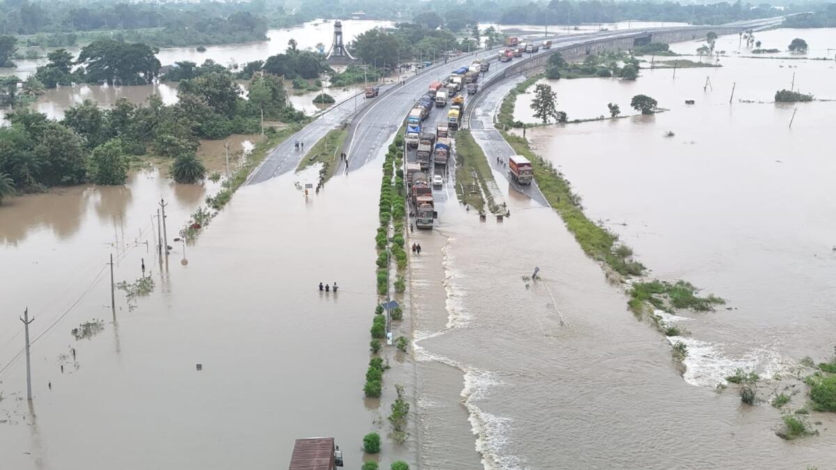 Cyclone Arnab displaces 10,000 in Andhra Pradesh; major highway submerged