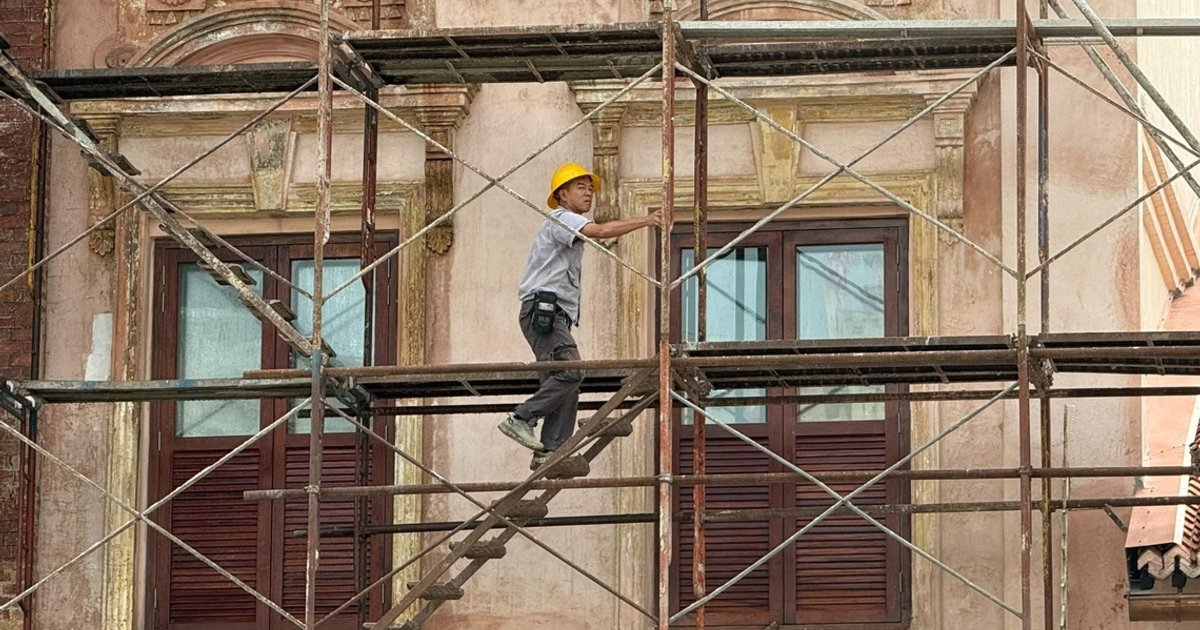 Kuala Lumpur's crumbling facades chronicle city's evolving urban identity