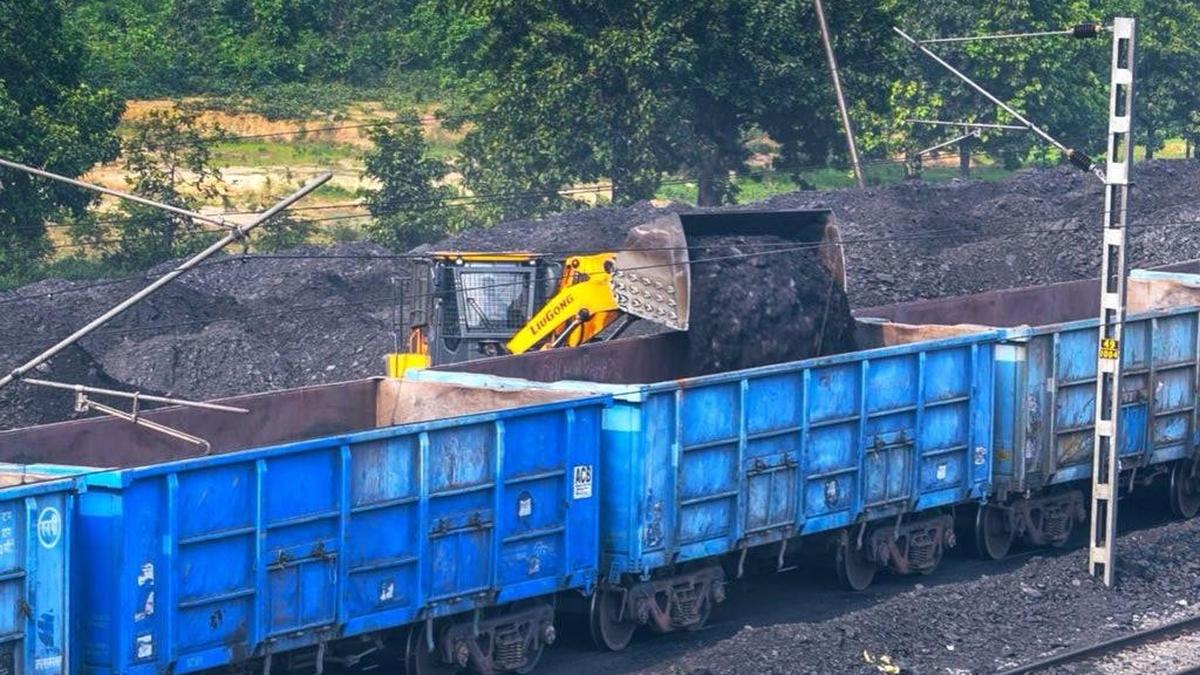South Western Railway sets new September freight record at 4.41 million tonnes