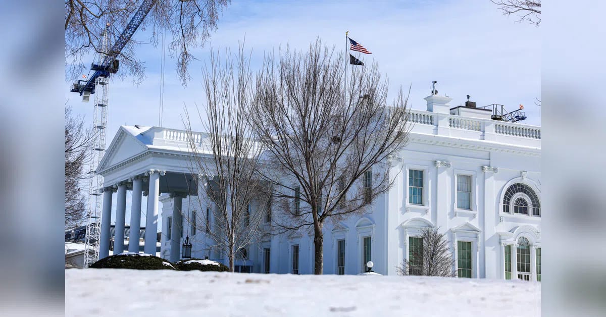 Major US News Outlets Launch Joint Legal Challenge to White House Press Ban