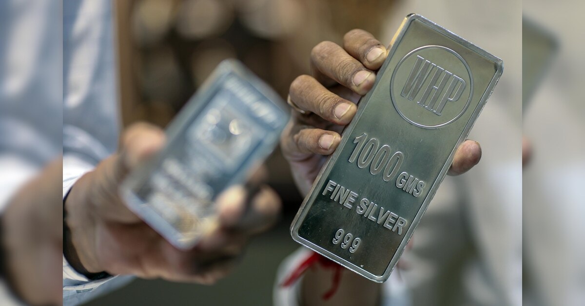 Silver Faces Pressure as US Trade Deficit Widens to 17-Month High