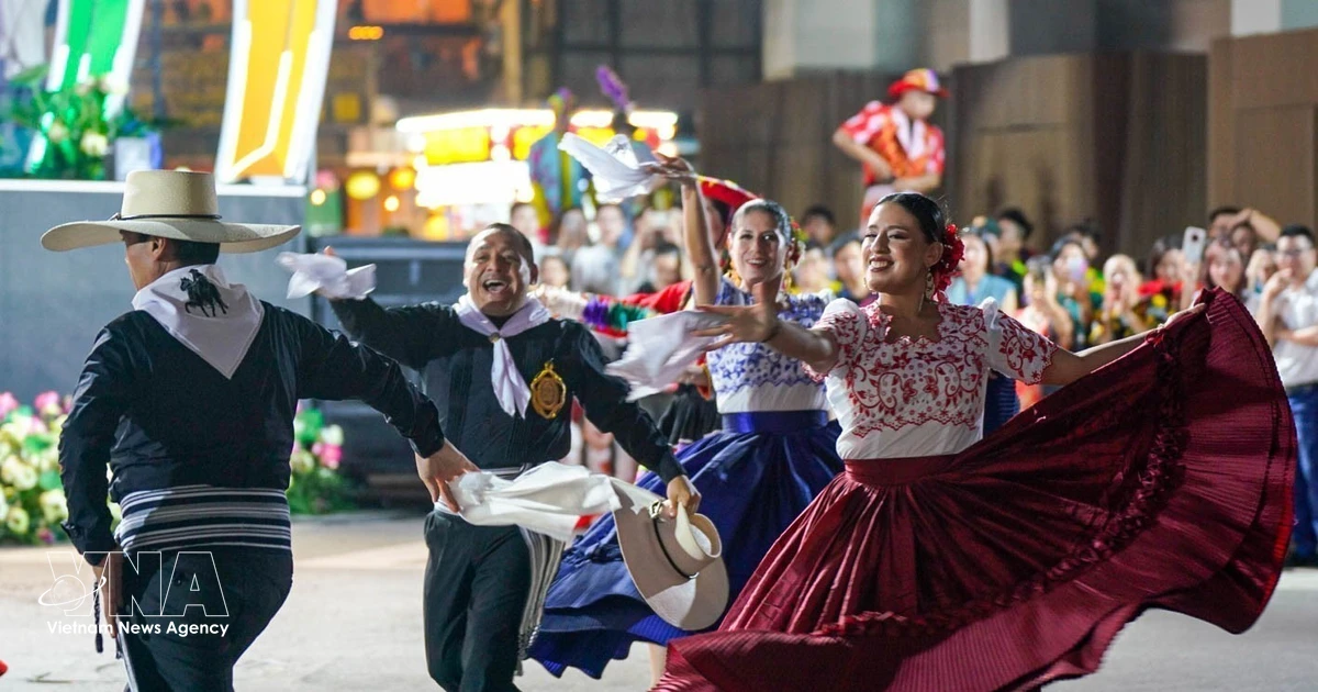 Five-continent festival celebrates cultural diversity at Hanoi landmark