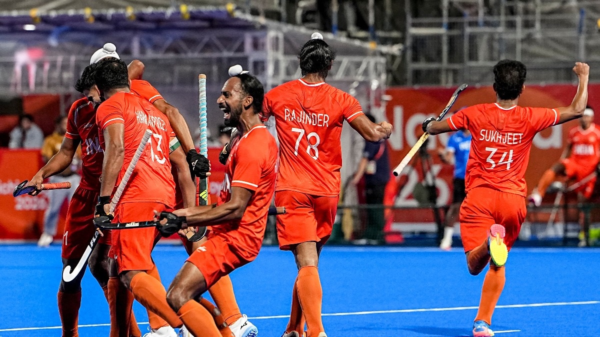 India's unbeaten record survives Pakistan test; advances to hockey final
