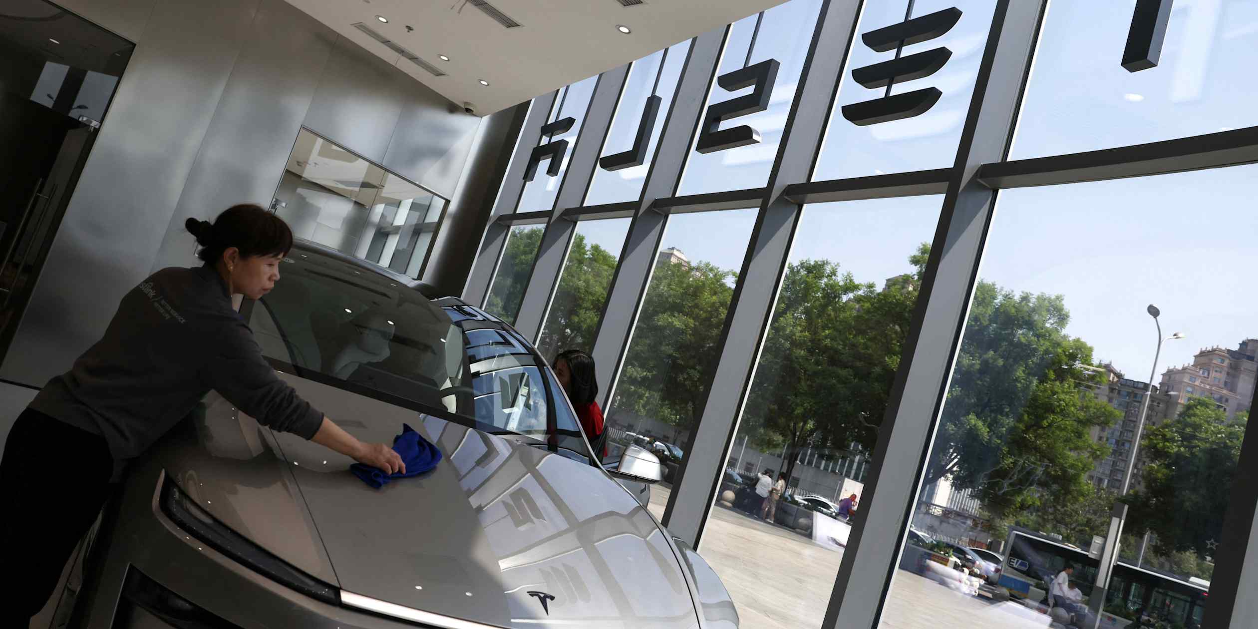 American Business Sentiment in China Shows Signs of Recovery