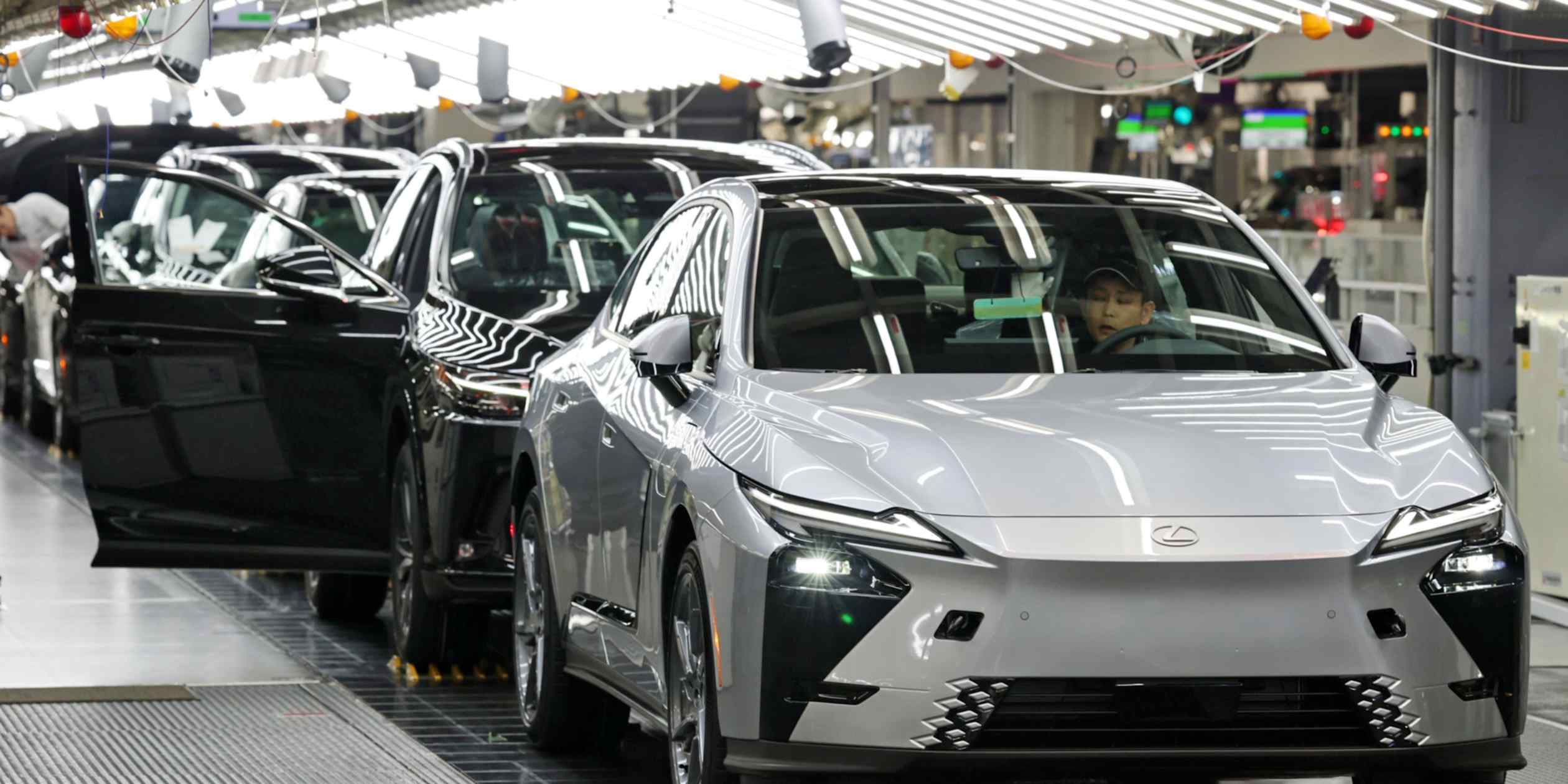 Japan's manufacturers show sustained confidence in sixth consecutive quarterly gain