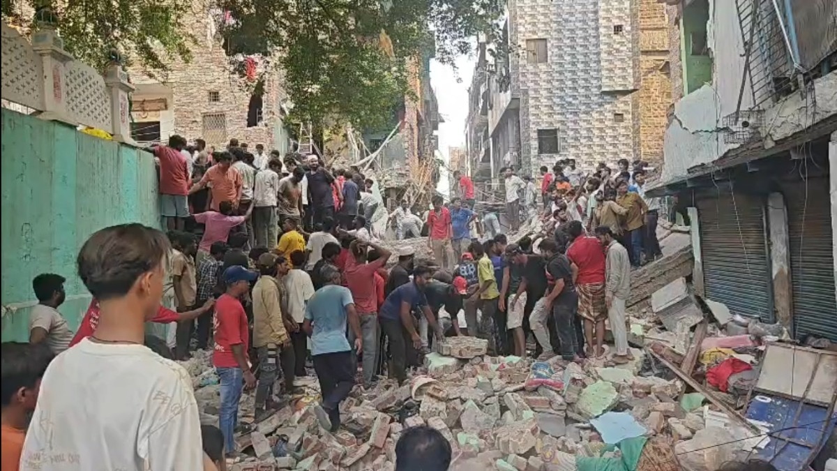 Delhi building collapse injures five, raises safety concerns