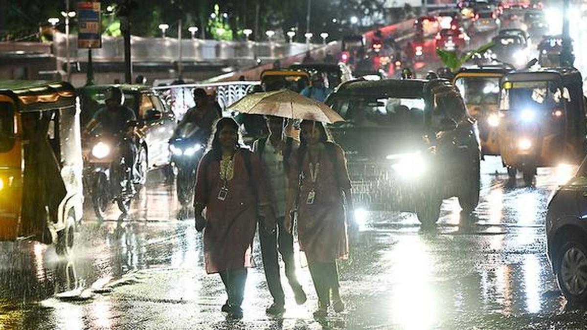 तमिलनाडु में भारी बारिश: चेन्नई सहित पांच जिलों में स्कूल बंद