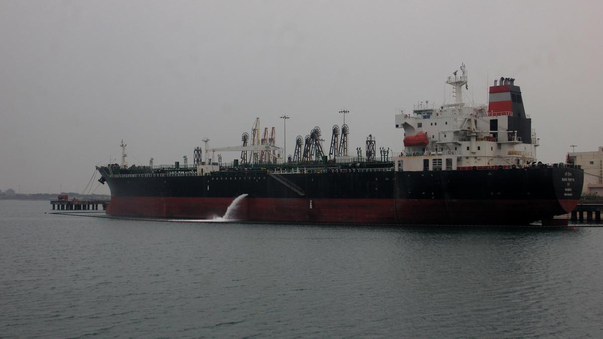 India's oil imports climb 7% as import bills surge on price pressures