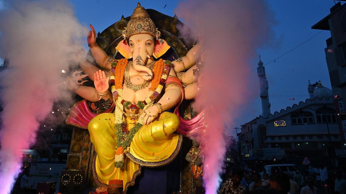 Massive crowds bid farewell to Lord Ganesha in Hubballi celebrations