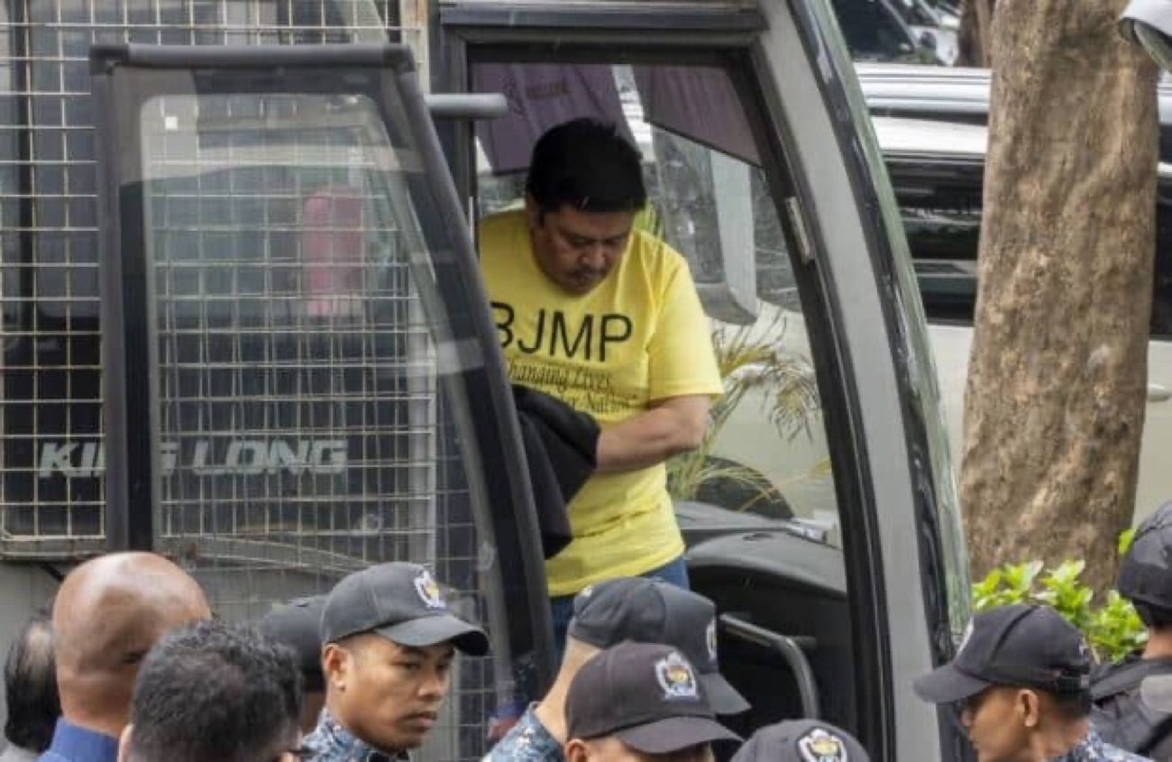 Estrada to appear in person at plunder bail hearing