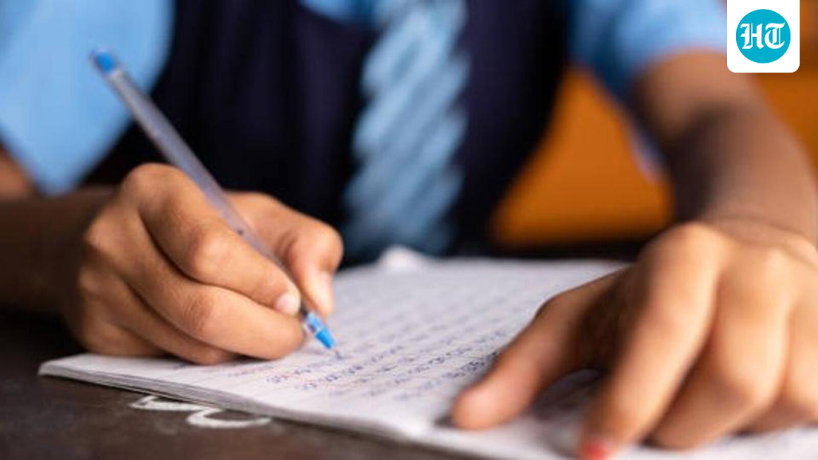सीबीएसई ने सात महीने में छठी बार नवमी का पाठ्यक्रम संशोधित किया