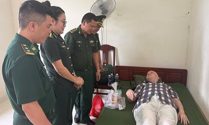 Du khách Mỹ được cứu sống tại cửa khẩu Lao Bào