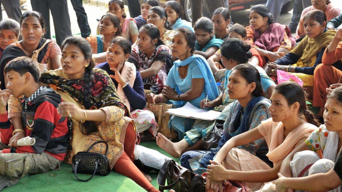 वन अधिकार कानून कमजोर पड़ रहा है, ग्राम सभा सहमति का नियम टूट रहा