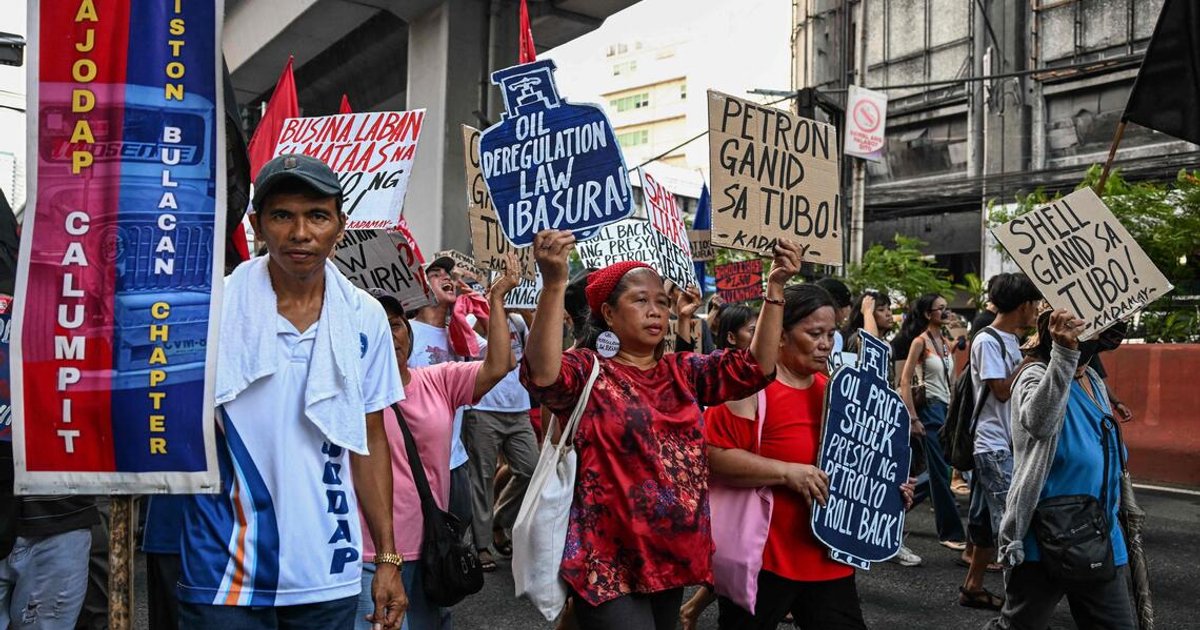Marcos pledges support for peso as currency hits record lows