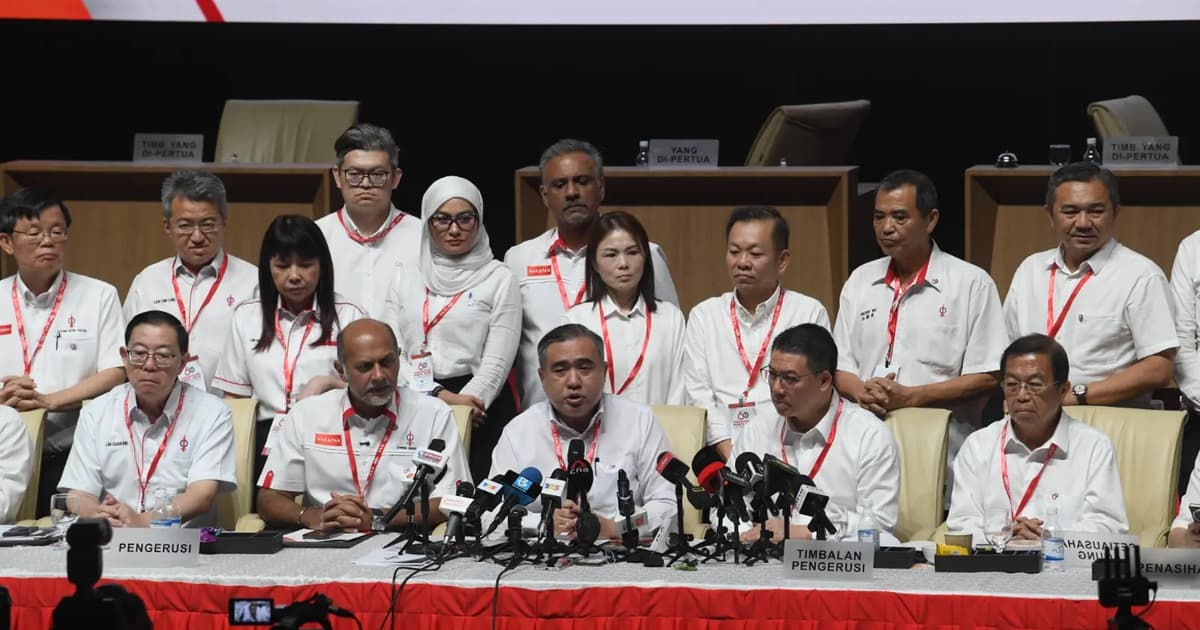 Ahli analisis berpecah pendapat mengenai strategi DAP kekal dalam kabinet