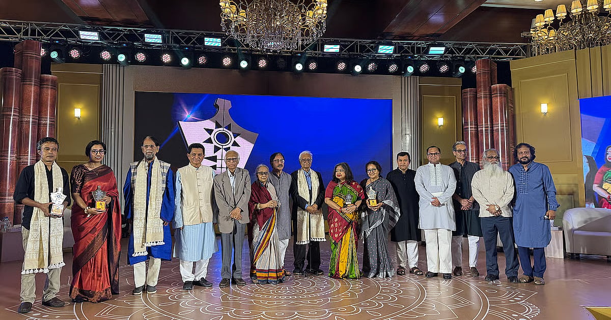 ব্র্যাক ব্যাংক ও সমকাল সাহিত্য পুরস্কার পেলেন আটজন লেখক
