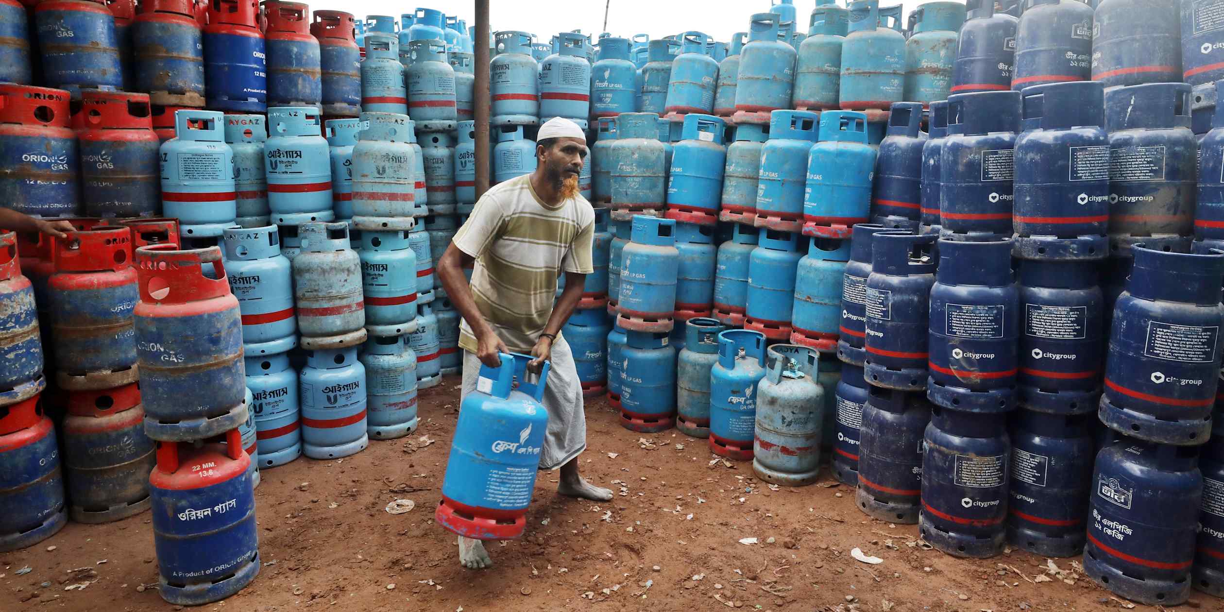 Bangladesh grapples with sharp cooking gas price increases amid policy disputes