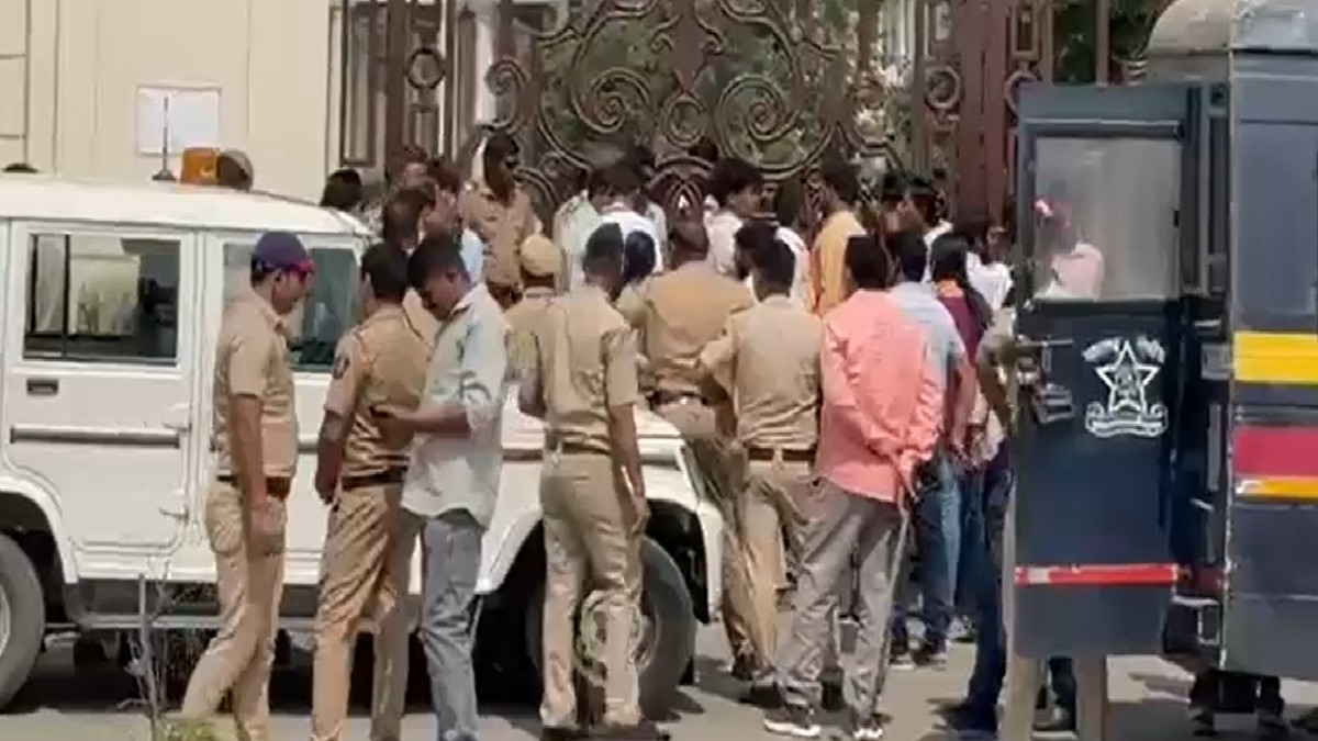 Professor accused of sending obscene messages to student at Nagpur law university