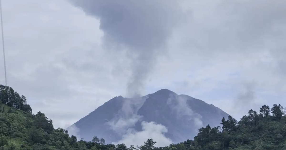 Gunung Semeru Meletus Tujuh Kali, Abu Capai Ketinggian 1,000 Meter