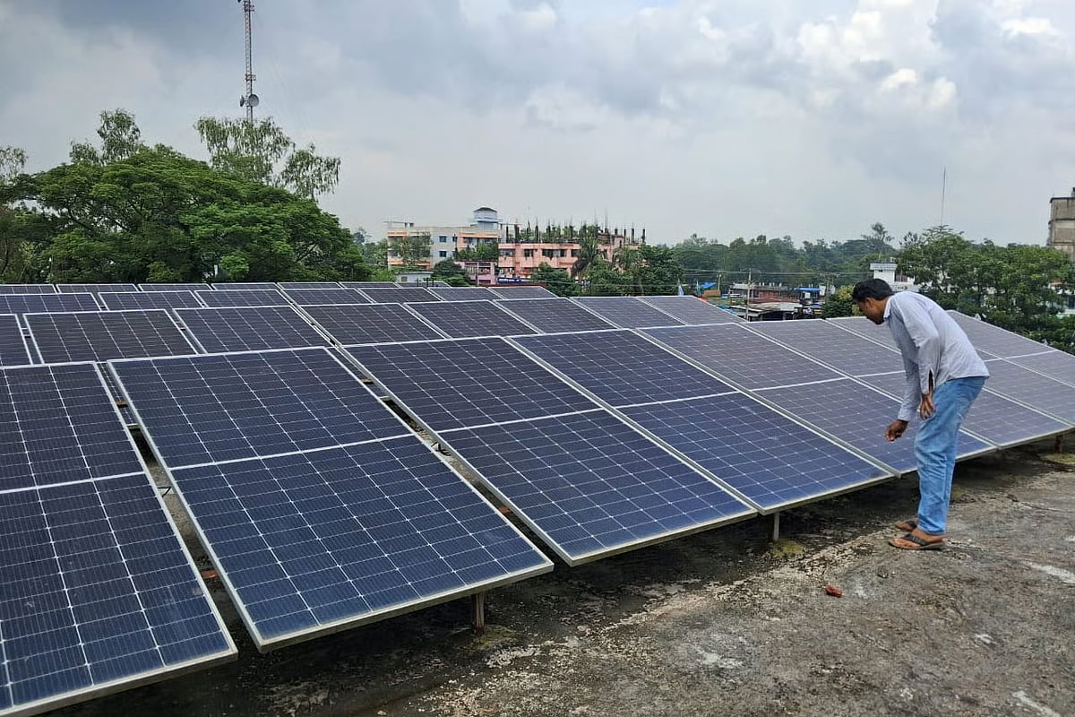 সৌর শক্তিতে চলছে দুই হাজার শিক্ষার্থীর স্কুল, এসি এবং কম্পিউটার সহ