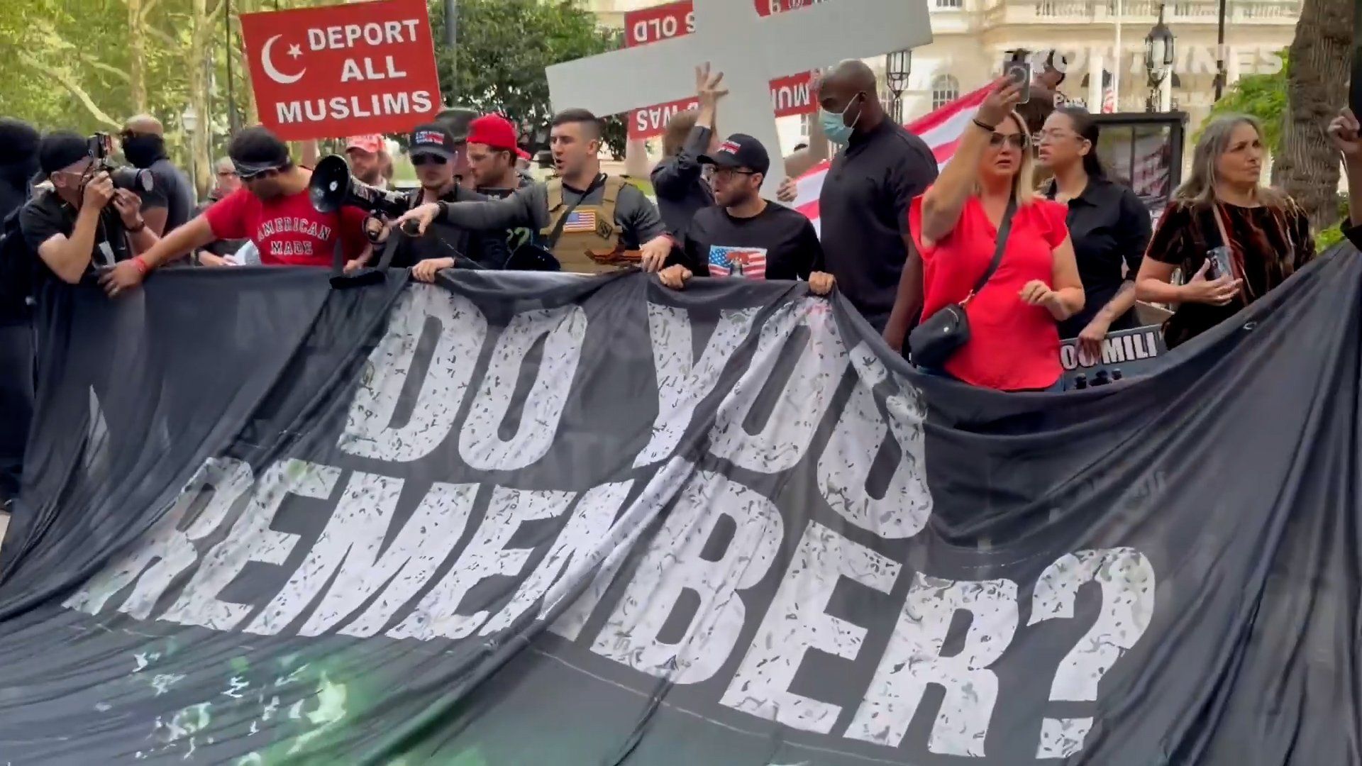 Far-right group stages anti-Islam protest at NYC Hall on 9/11 anniversary