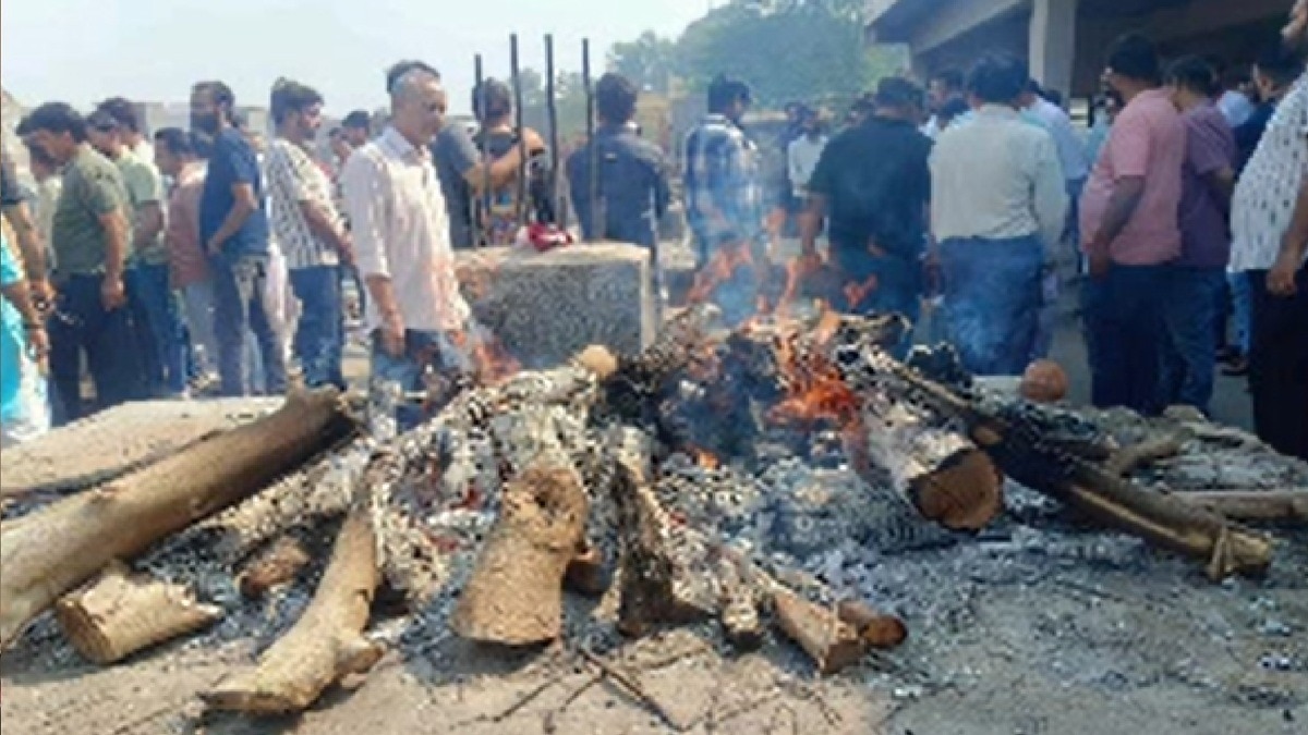Dog cremated at Hindu crematorium in Agra; FIR lodged against staff