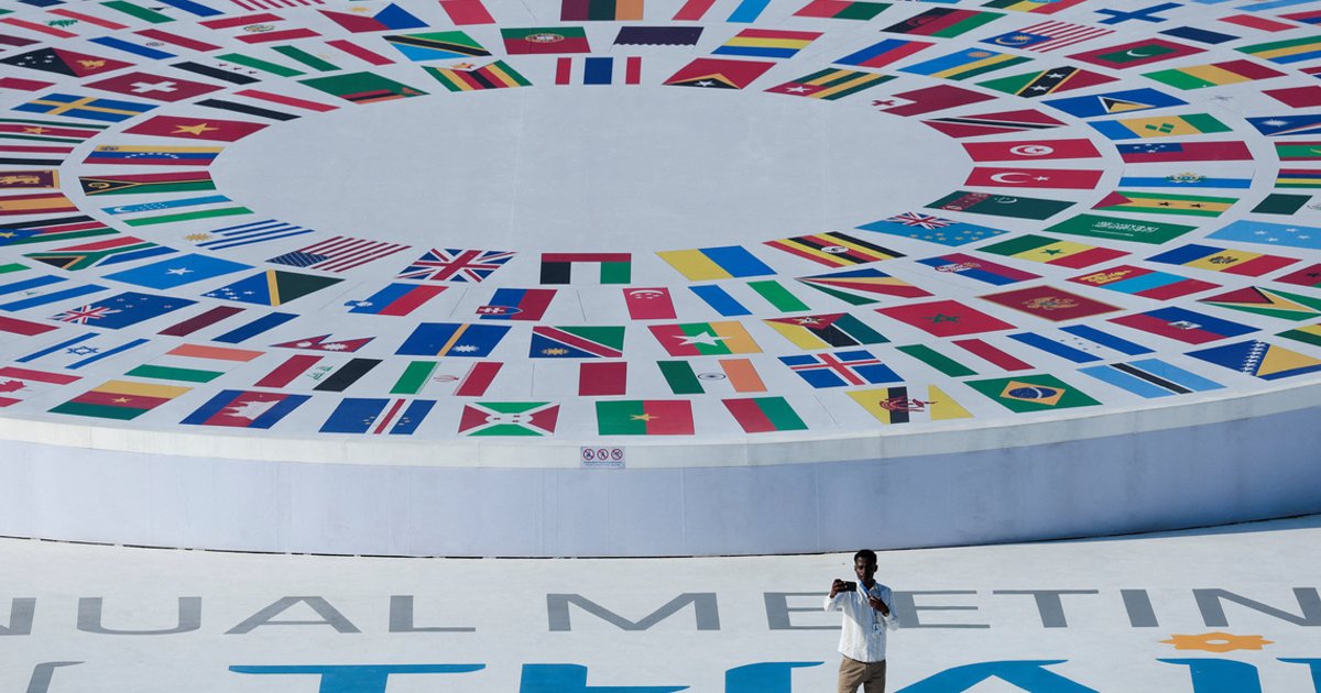 AI investment cushions global economy amid mounting risks, IMF warns